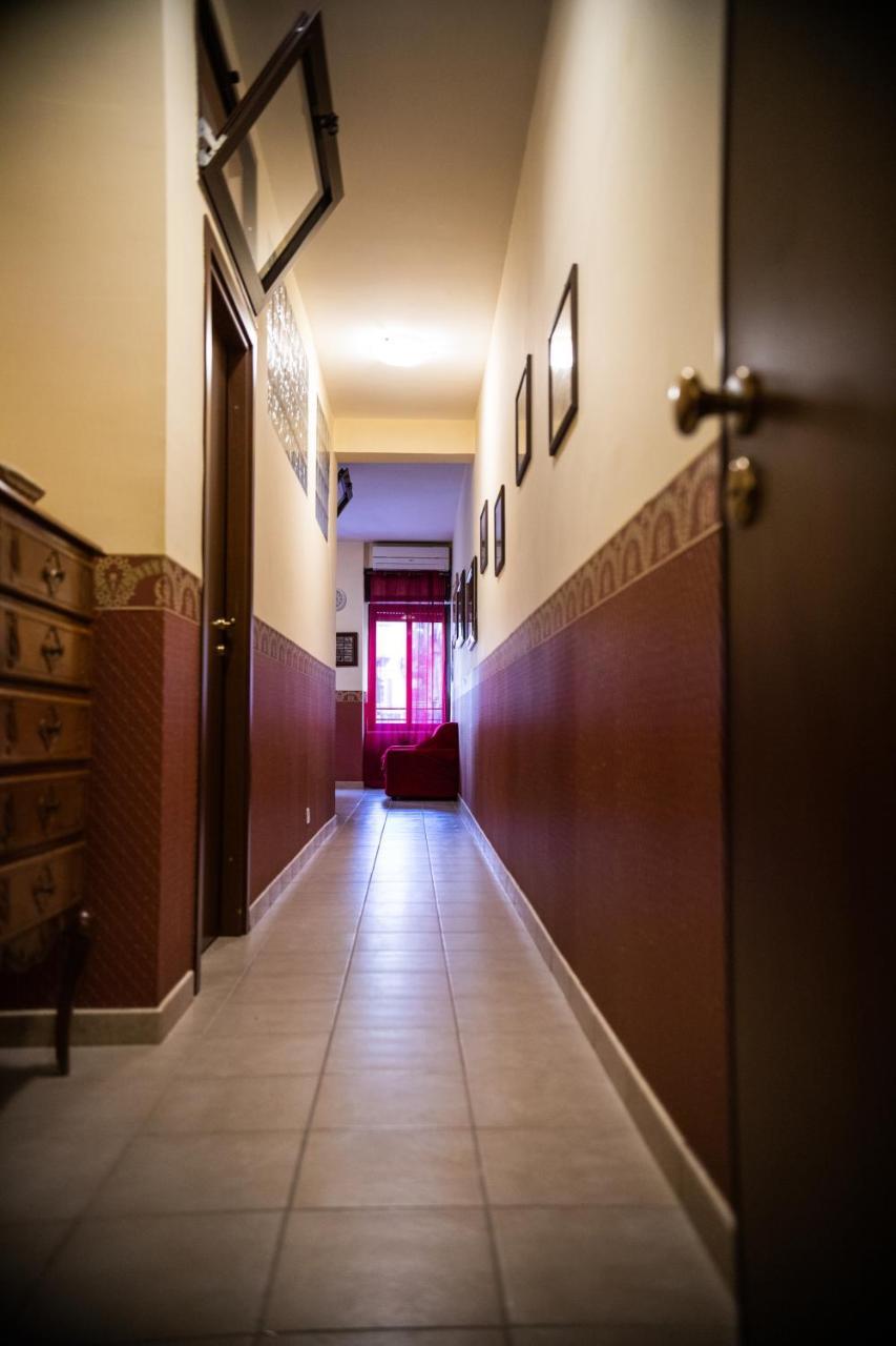 Casa Vacanza Dinastia Borbone - Centro Storico Neapel Exterior foto