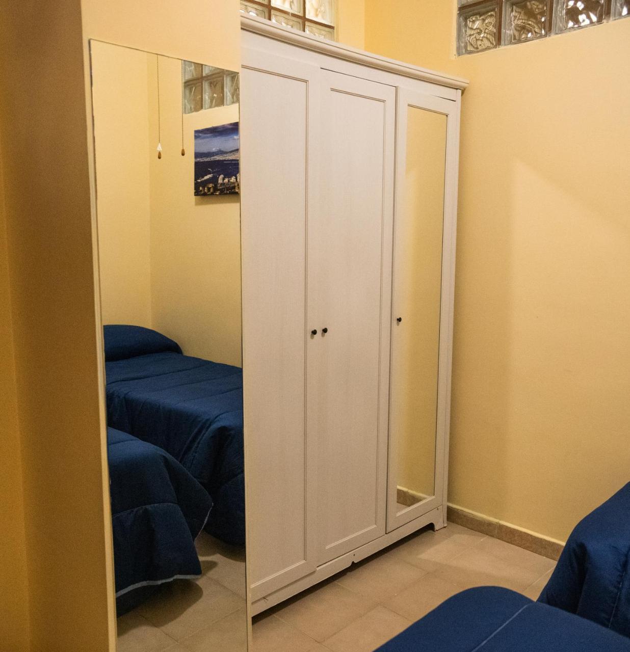 Casa Vacanza Dinastia Borbone - Centro Storico Neapel Exterior foto