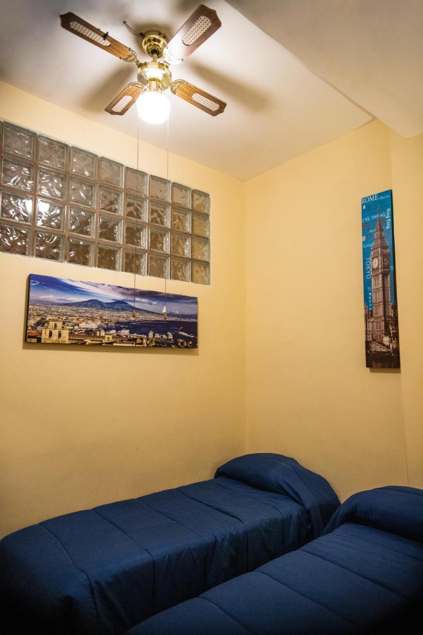 Casa Vacanza Dinastia Borbone - Centro Storico Neapel Exterior foto